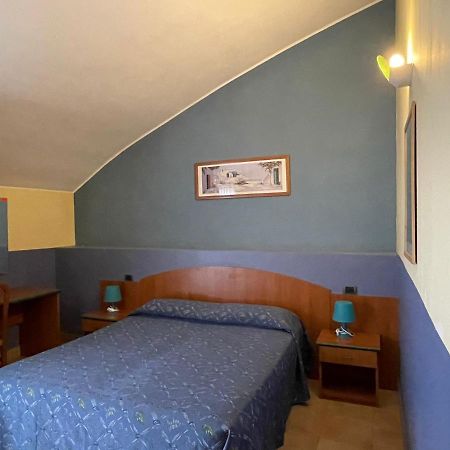 Hotel Arda Fiorenzuola フィオレンツオーラ・ダルダ エクステリア 写真