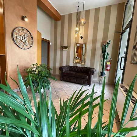 Hotel Arda Fiorenzuola フィオレンツオーラ・ダルダ エクステリア 写真