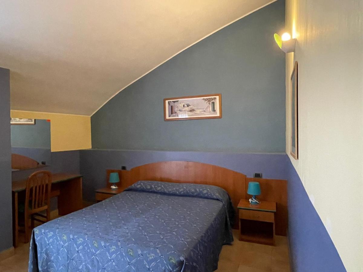 Hotel Arda Fiorenzuola フィオレンツオーラ・ダルダ エクステリア 写真