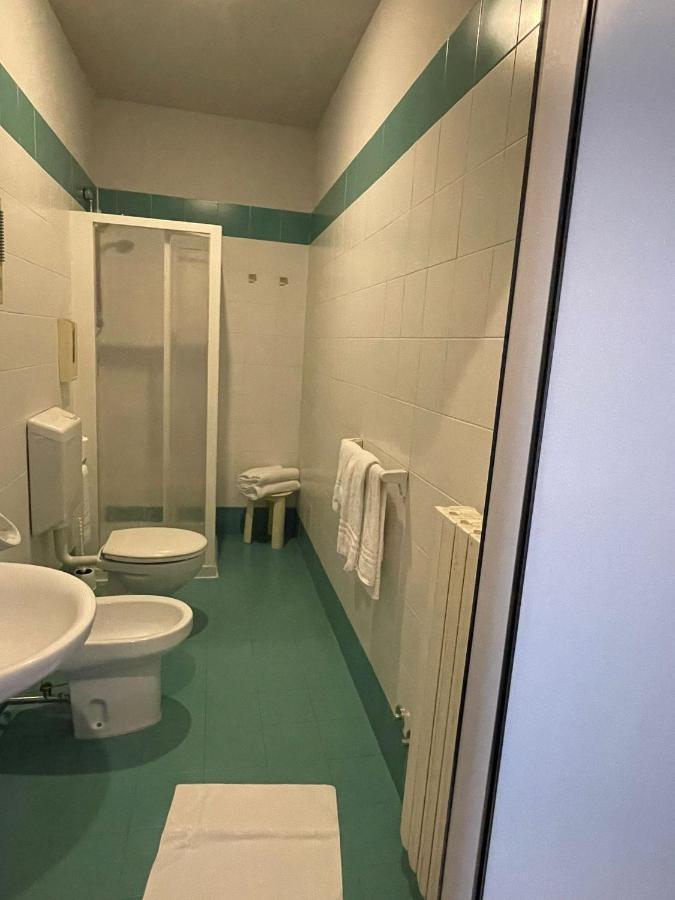 Hotel Arda Fiorenzuola フィオレンツオーラ・ダルダ エクステリア 写真