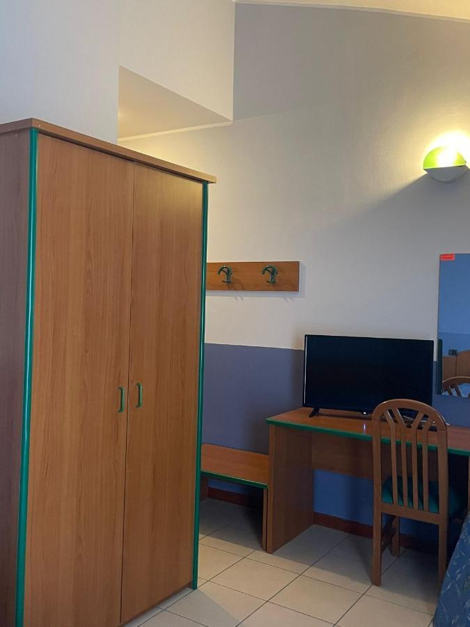 Hotel Arda Fiorenzuola フィオレンツオーラ・ダルダ エクステリア 写真