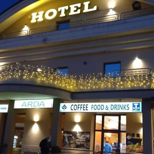 Hotel Arda Fiorenzuola フィオレンツオーラ・ダルダ エクステリア 写真